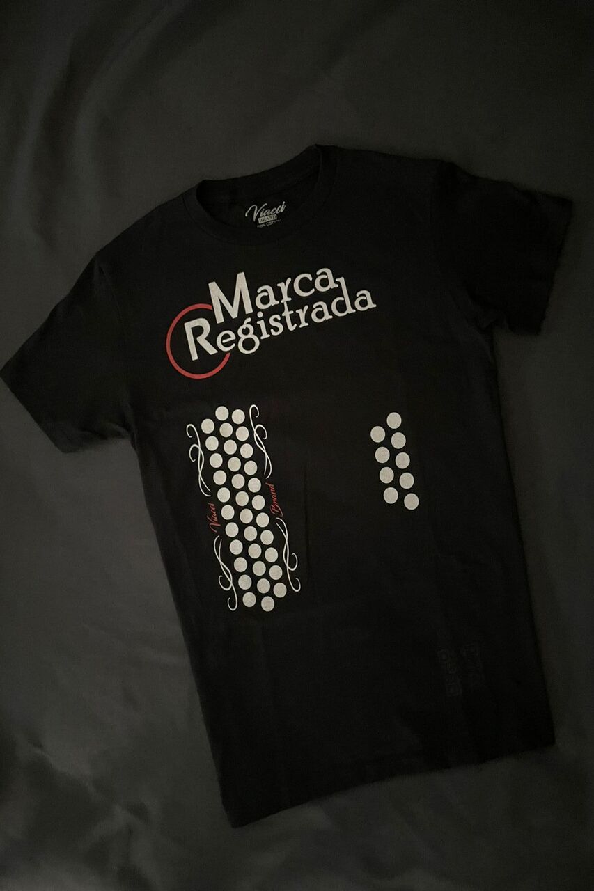 T-Shirt "Acordeón" Negra