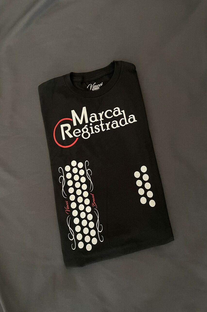 T-Shirt "Acordeón" Negra